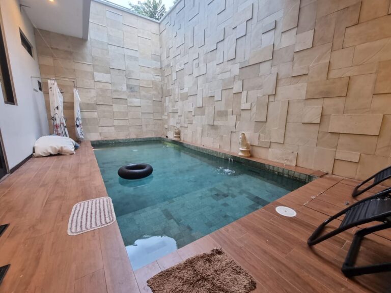 Villa Kapasitas 15 orang