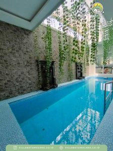 Villa 8 Kamar di kota Batu