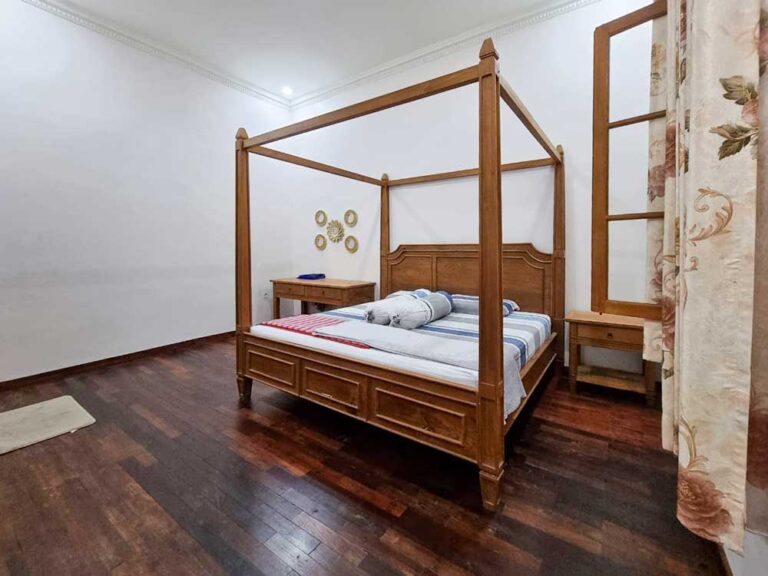 Villa Konsep Vintage di Batu