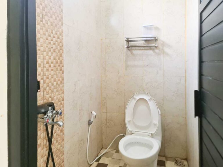 Villa 4 Kamar Minimalist Dekat BNS