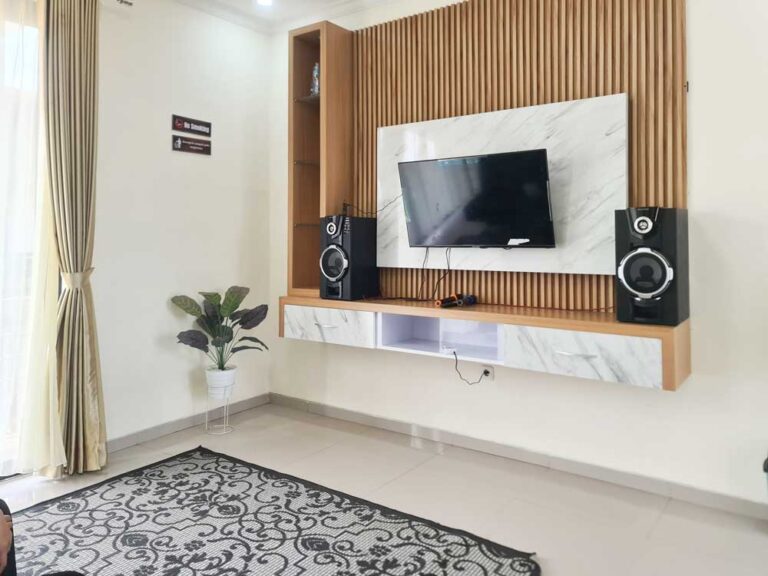 Villa 4 Kamar Minimalist Dekat BNS