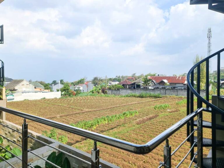 Villa 4 Kamar Minimalist Dekat BNS