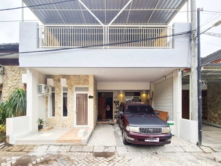 Villa 3 Kamar Murah Full AC di Batu Malang