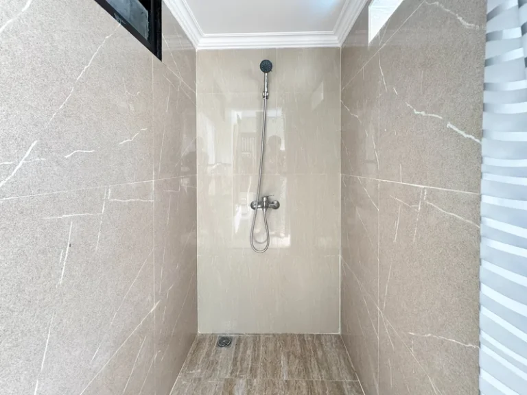 Villa 5 Kamar Murah dekat Museum Angkut, Villa Mommi