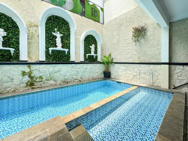 Villa 5 Kamar Murah dekat Museum Angkut, Villa Mommi