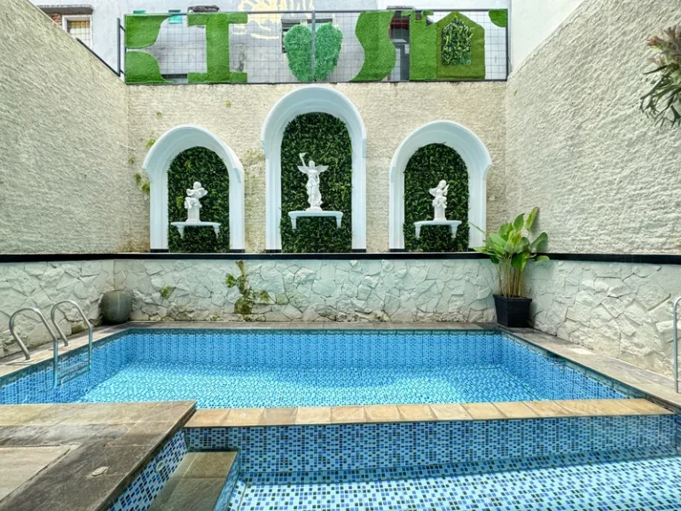 Villa 5 Kamar Murah dekat Museum Angkut, Villa Mommi