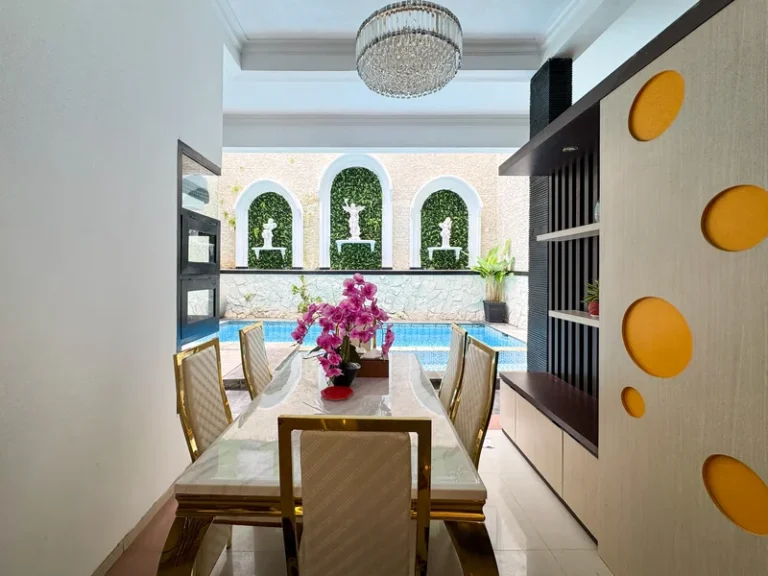 Villa 5 Kamar Murah dekat Museum Angkut, Villa Mommi