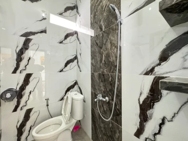 Villa 5 Kamar Murah dekat Museum Angkut, Villa Mommi