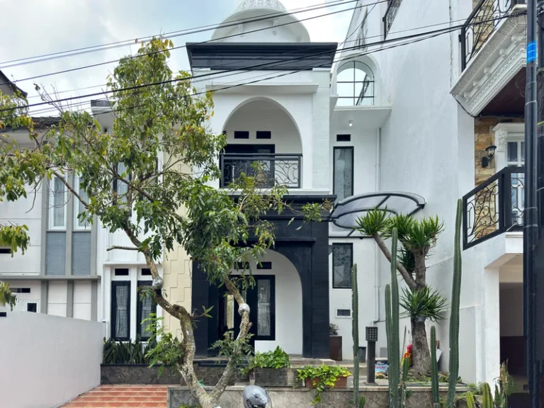 Villa 5 Kamar Murah dekat Museum Angkut, Villa Mommi