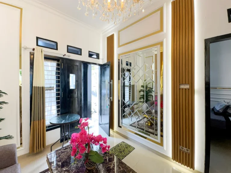 Villa 5 Kamar Murah dekat Museum Angkut, Villa Mommi